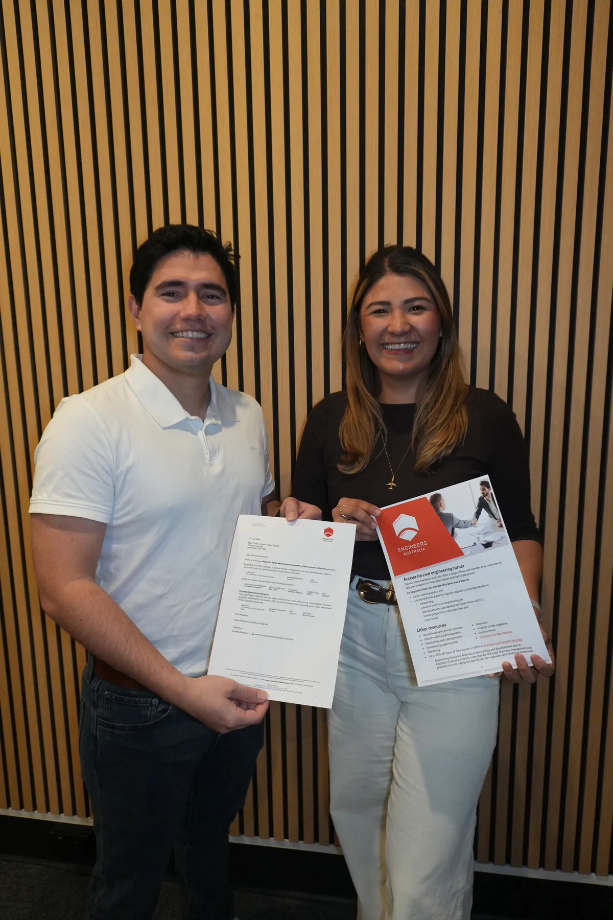 Clientes Dream Way con sus documentos de Engineers Australia